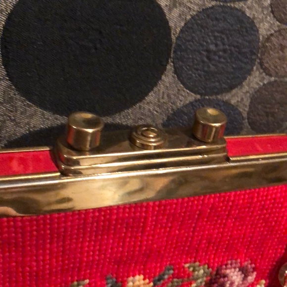 Vintage Red fabric bag 1940-1950s amazing closure - Picture 2 of 7